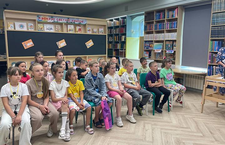 ЛДП "РАДУГА" посещение модельной библиотеки города Лабинска 