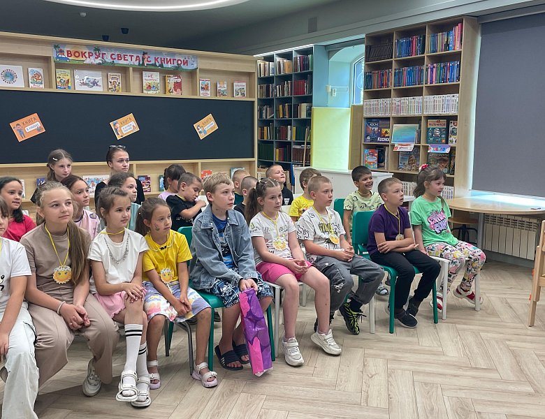 ЛДП "РАДУГА" посещение модельной библиотеки города Лабинска 